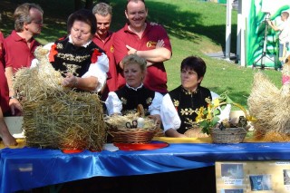 2004 Strohskulpturen ZDF Fernsehgarten_36