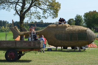 2011 Strohskulpturen_45