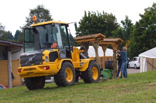 2017 Strohskulpturen Aufbau_27