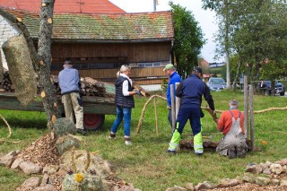 2017 Strohskulpturen Aufbau_33