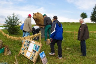 2017 Strohskulpturen Aufbau_52