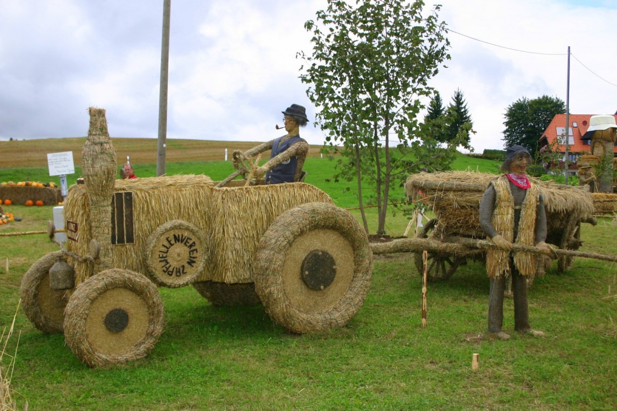 2005 Strohskulpturen Höchenschwand_11