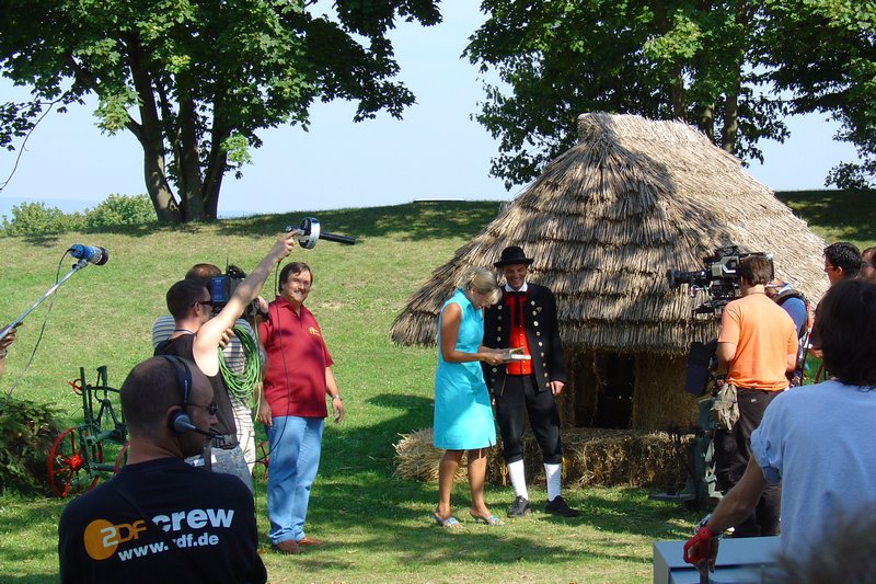 2004 Strohskulpturen ZDF Fernsehgarten_19