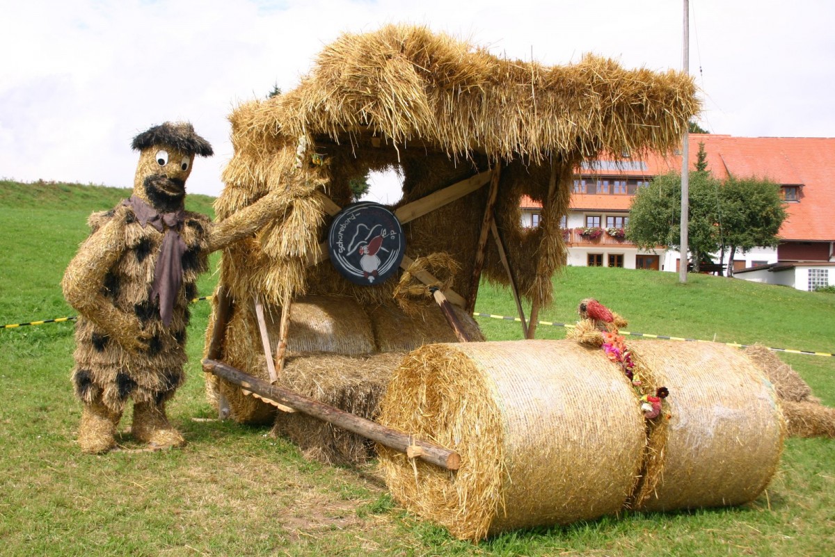 2005 Strohskulpturen Höchenschwand_33