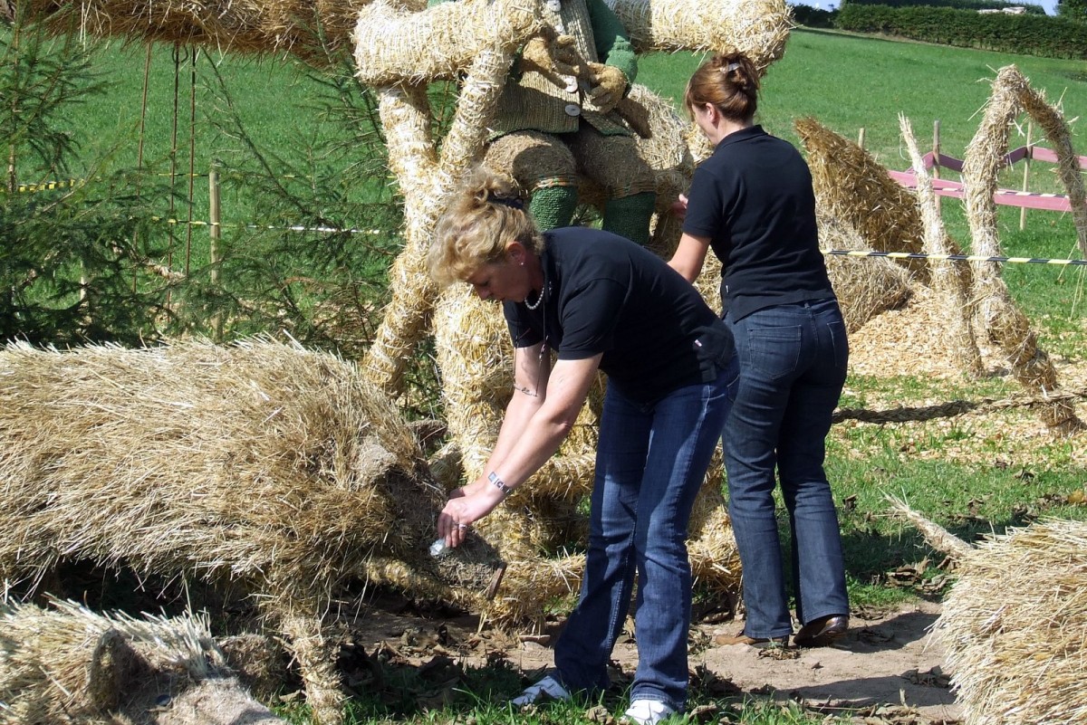 2009 Strohskulpturen Höchenschwand_29