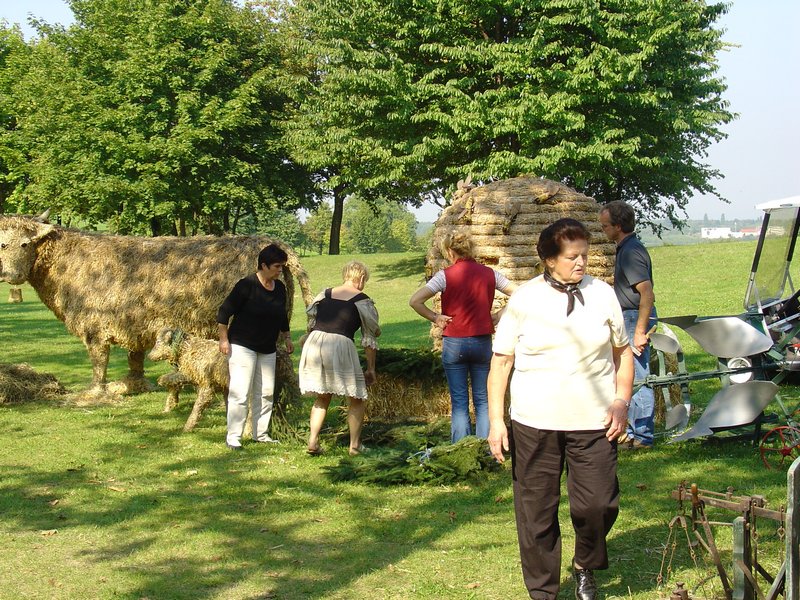 2004 Strohskulpturen ZDF Fernsehgarten_8
